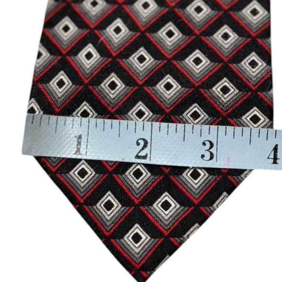 Manzoni Black and Red Diamond Print Hand Made Italian Silk Necktie - Picture 9 of 9